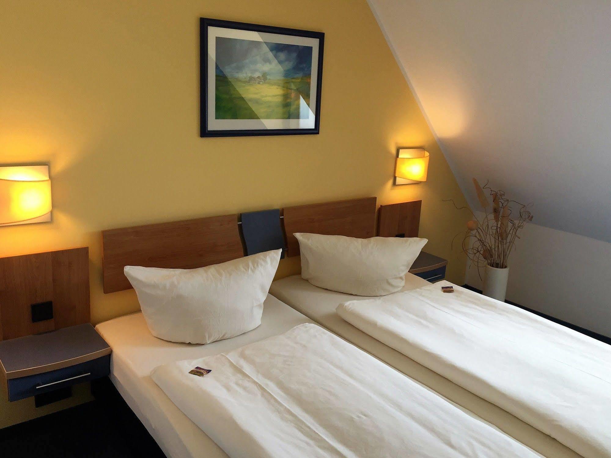 Hotel Ambiente Halberstadt Zewnętrze zdjęcie
